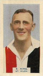 1933 Godfrey Phillips B.D.V. Victorian Footballers (A Series of 50) #37 Stuart King Front